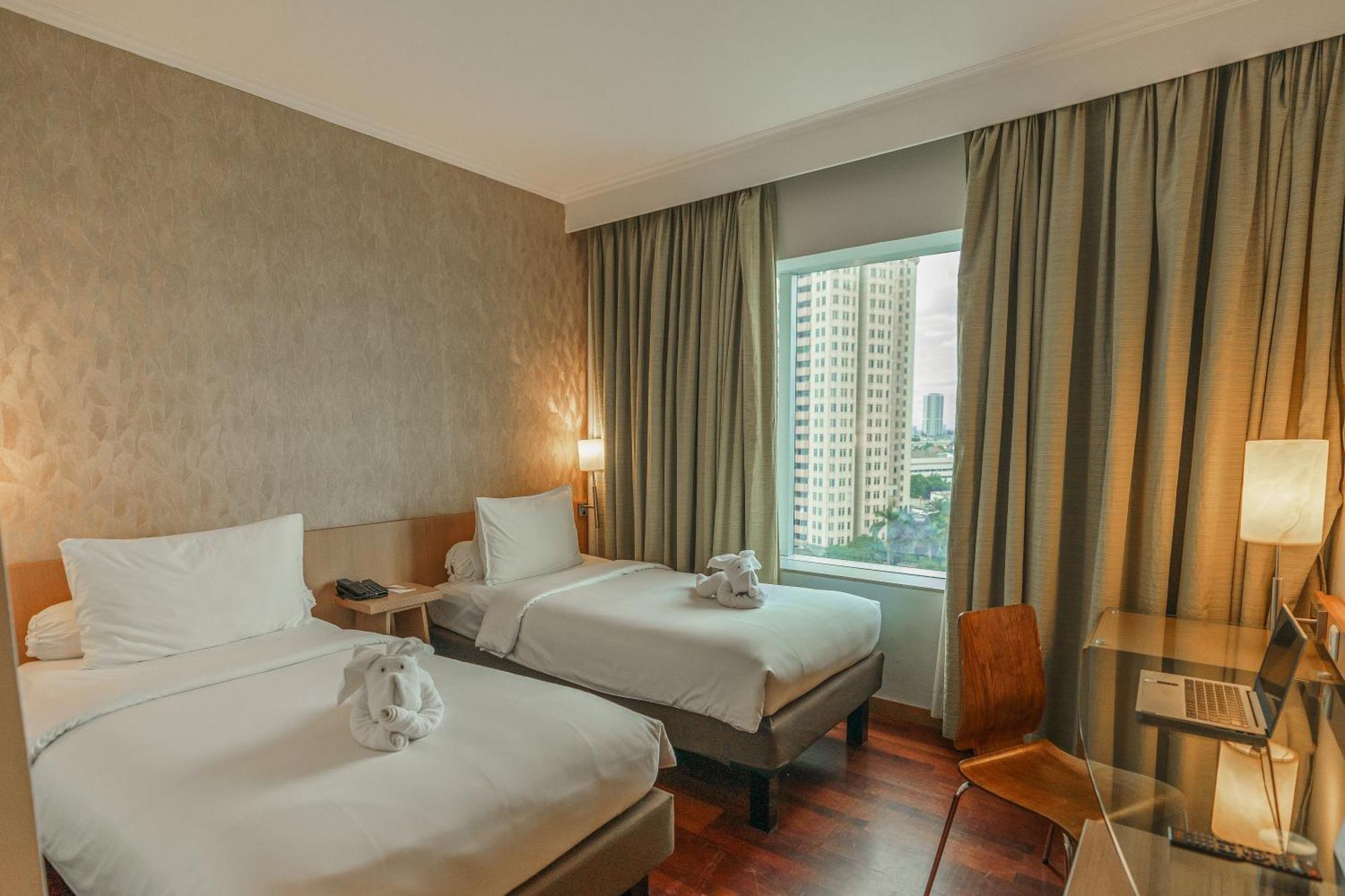 Hotel Kimaya Slipi Jakarta By Harris Exterior photo