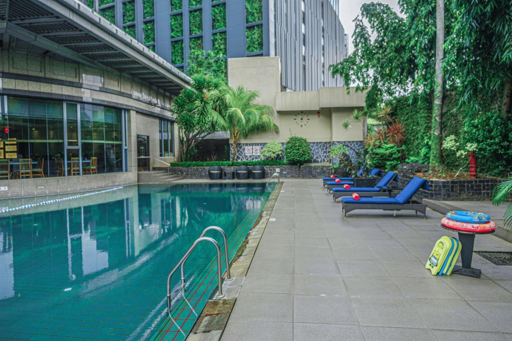 Hotel Kimaya Slipi Jakarta By Harris Exterior photo